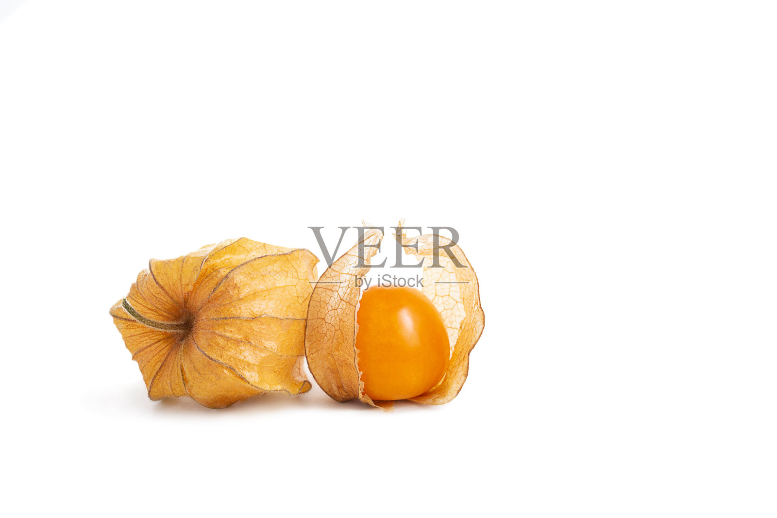 花萼开放，露出成熟的醋栗果，酸浆孤立在白色背景上照片摄影图片