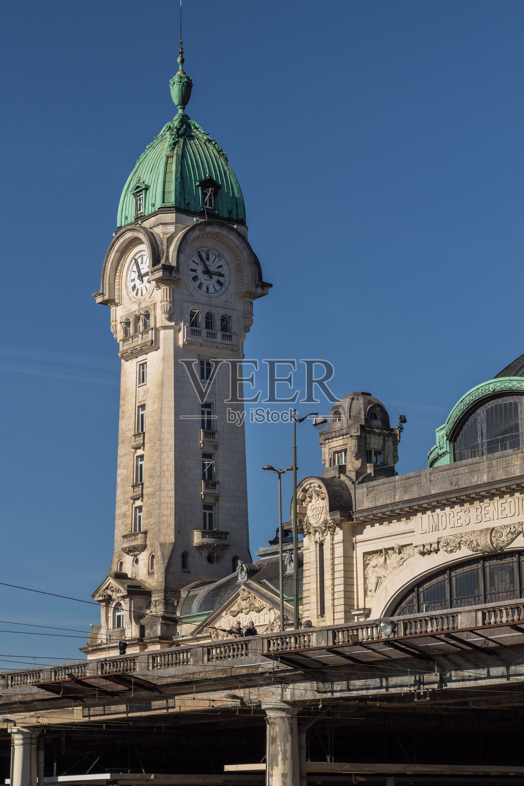 火车站的钟塔照片摄影图片