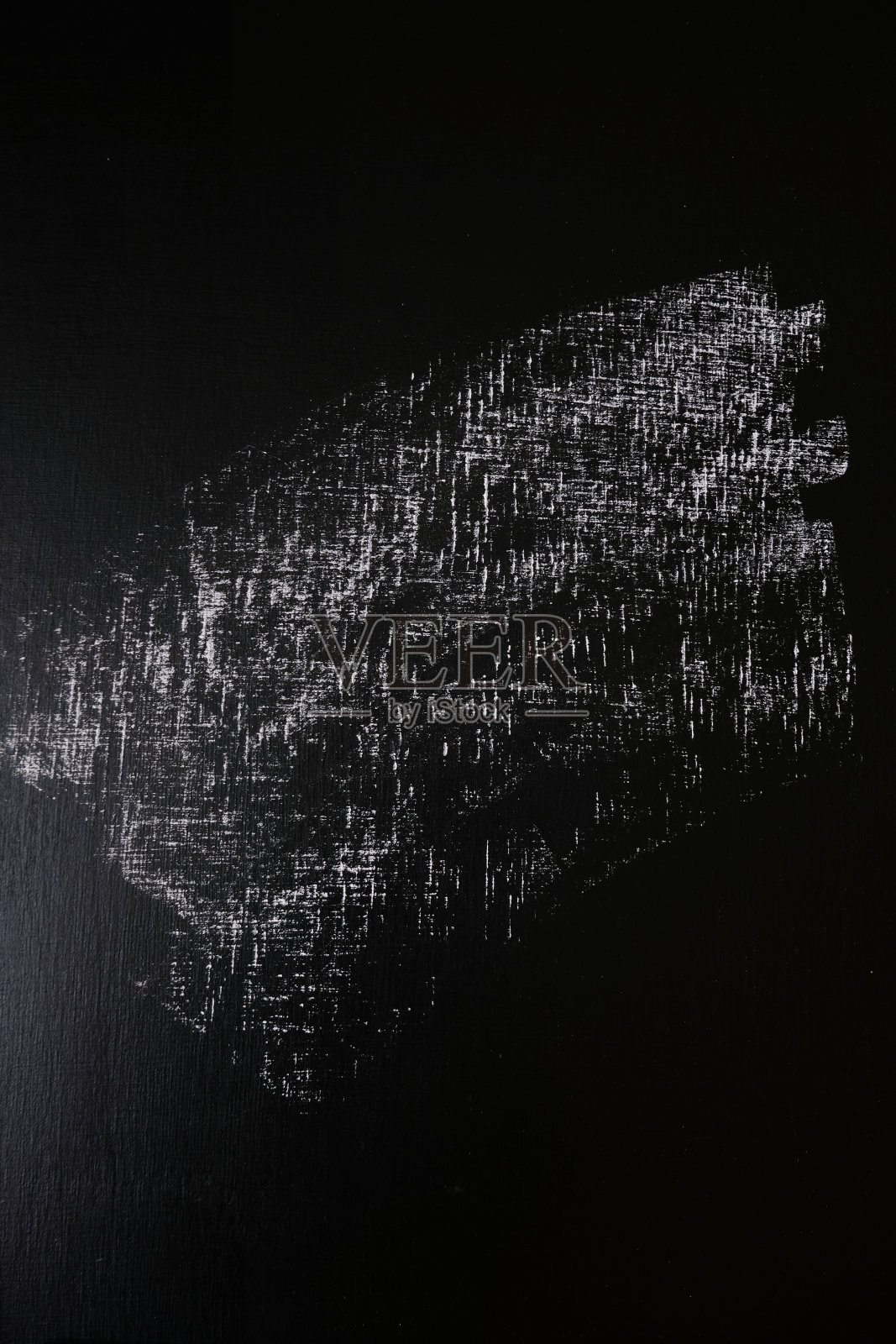 回到学校。粉笔纹理在黑板上的正方形照片摄影图片