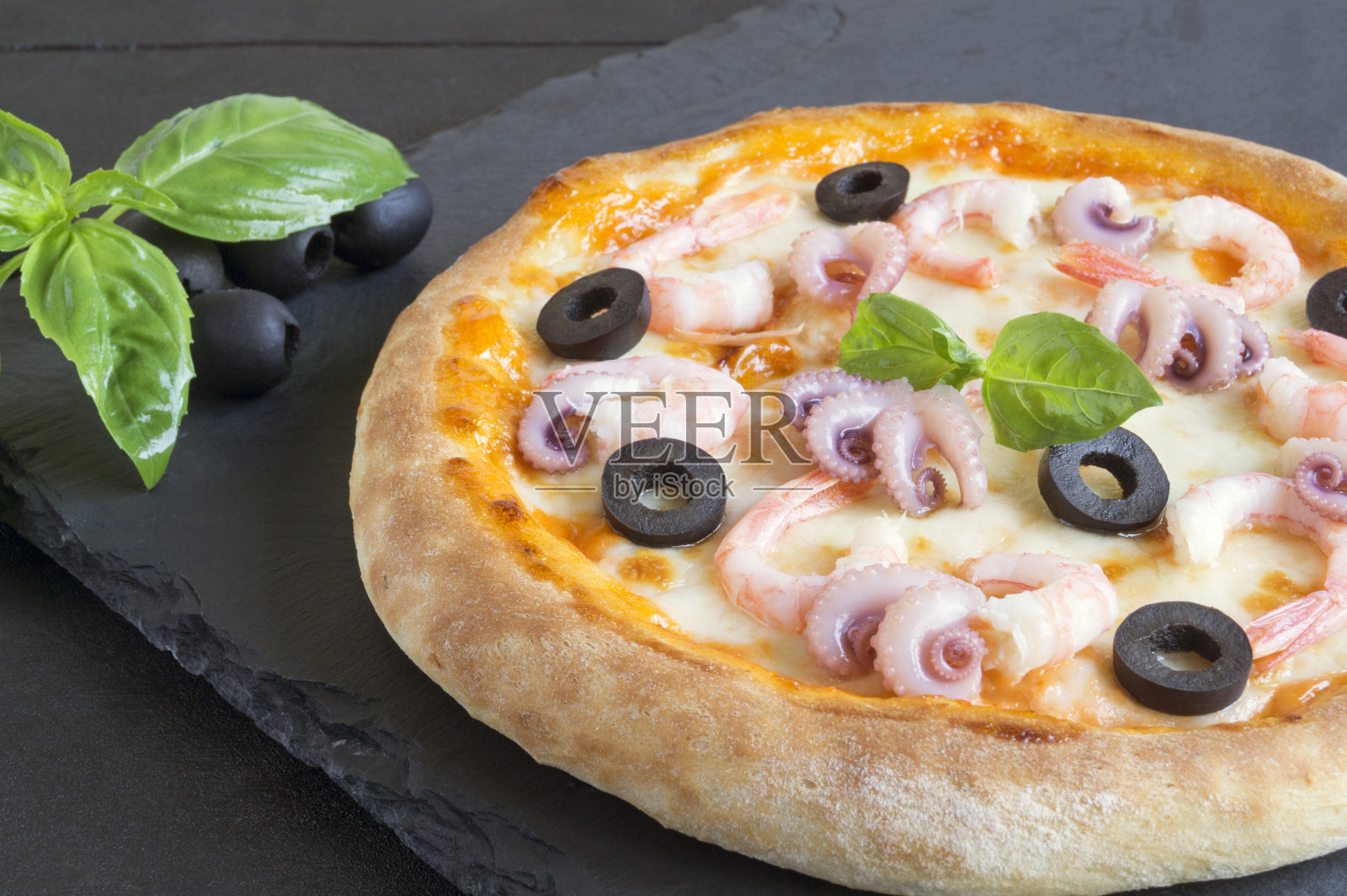 传统意大利菜，美味的披萨照片摄影图片