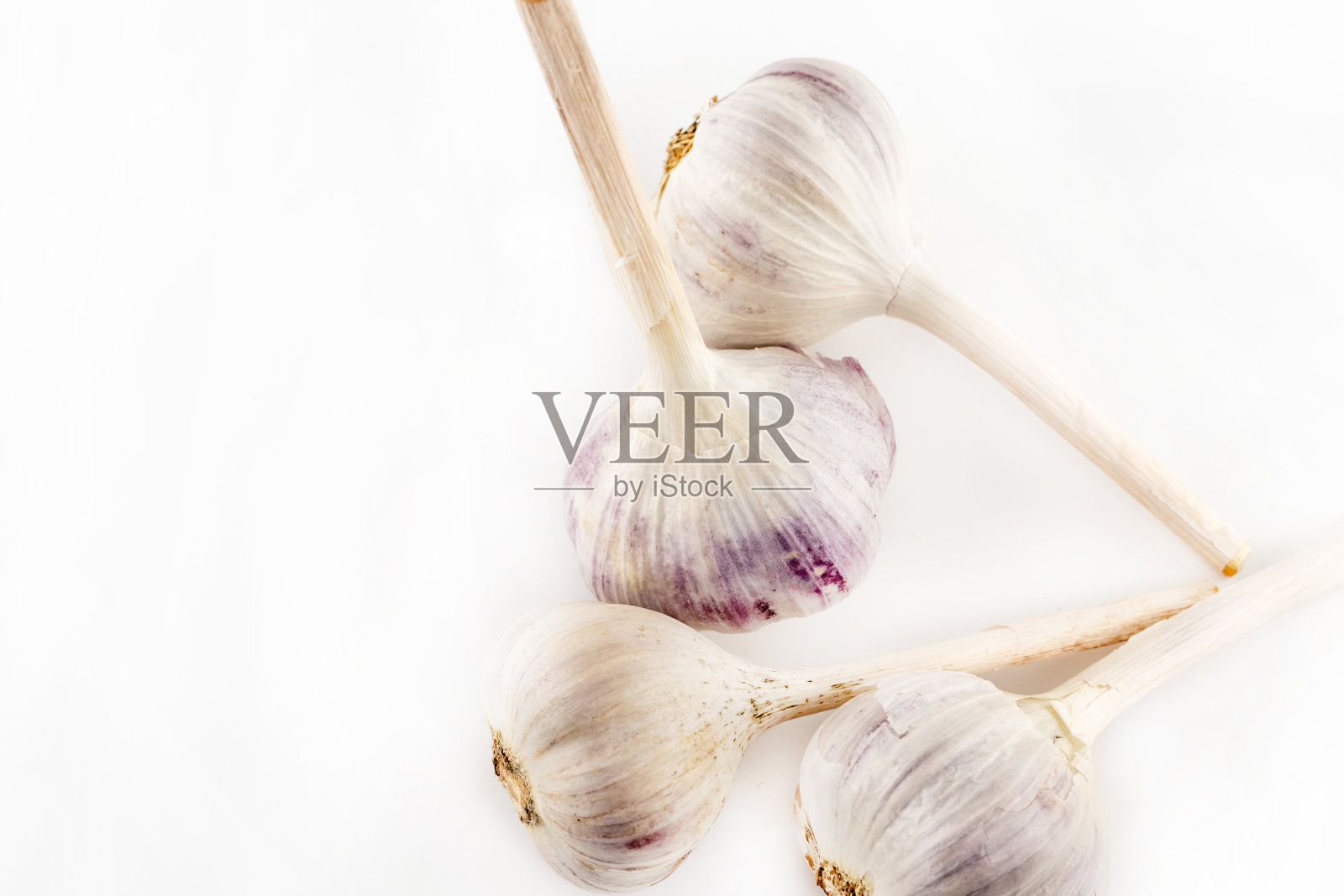 白色的蒜头，散发着强烈的蔬菜味照片摄影图片