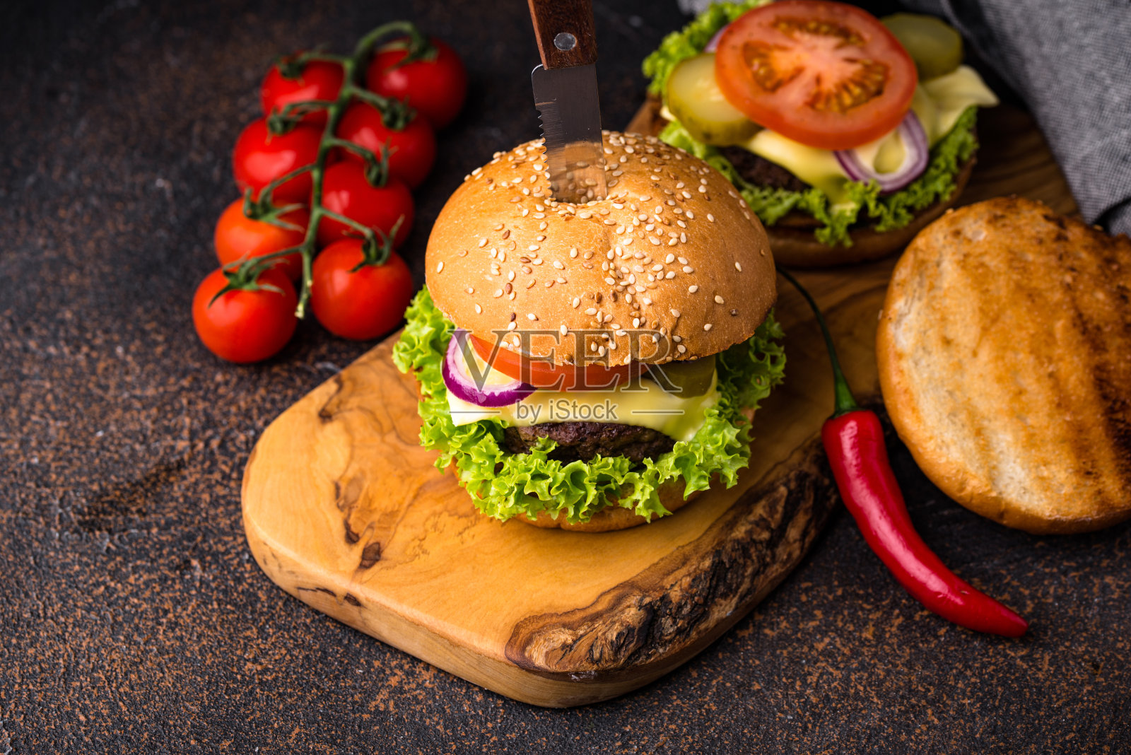 汉堡和番茄芝士汉堡照片摄影图片