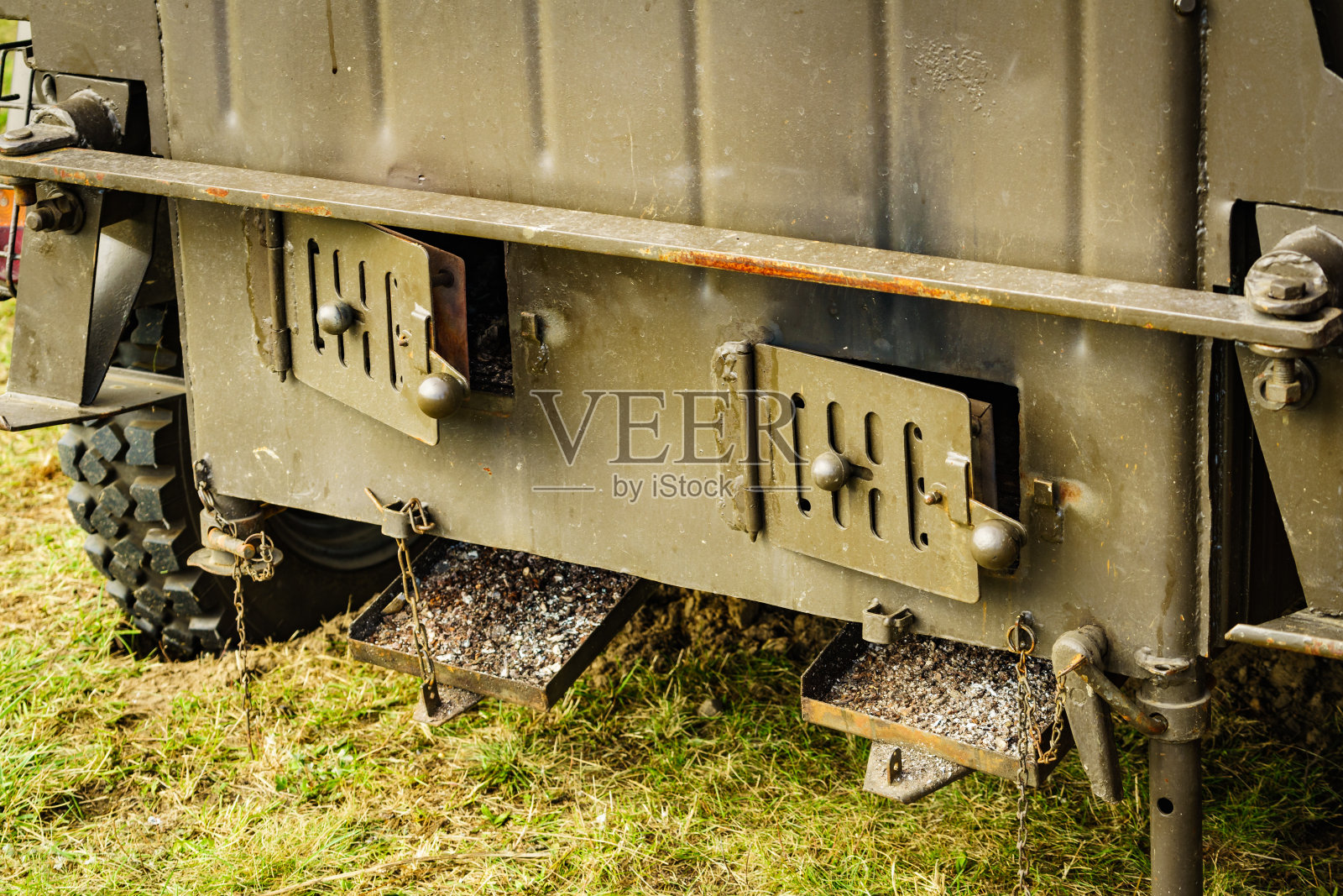 野外厨房用来烹饪野营食物。照片摄影图片