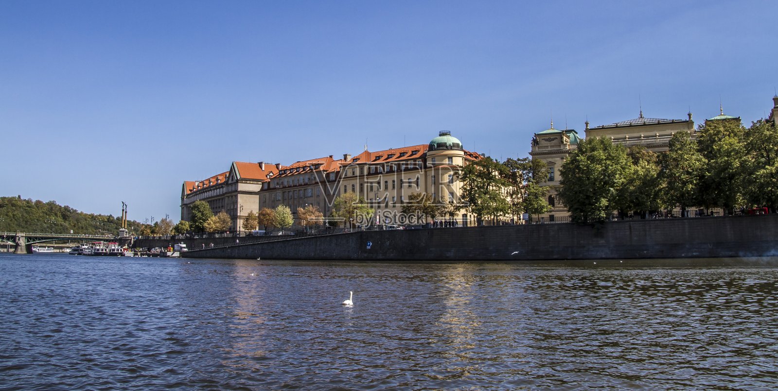 伏尔塔瓦河河:布拉格。照片摄影图片