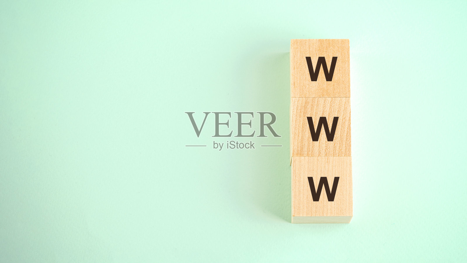 字母WWW上的小木方和空间模板照片摄影图片