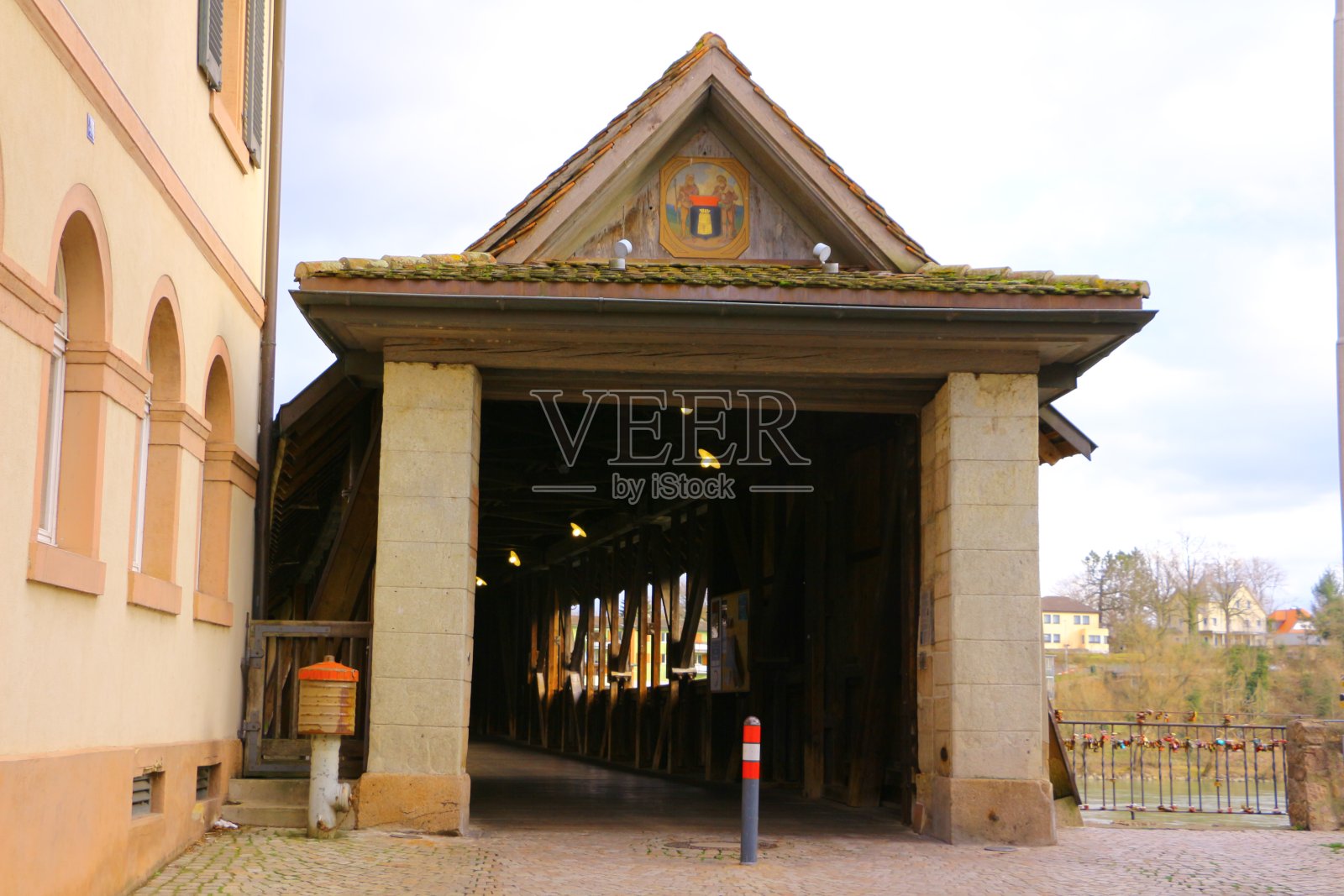 莱茵河上的木桥Säckingen照片摄影图片