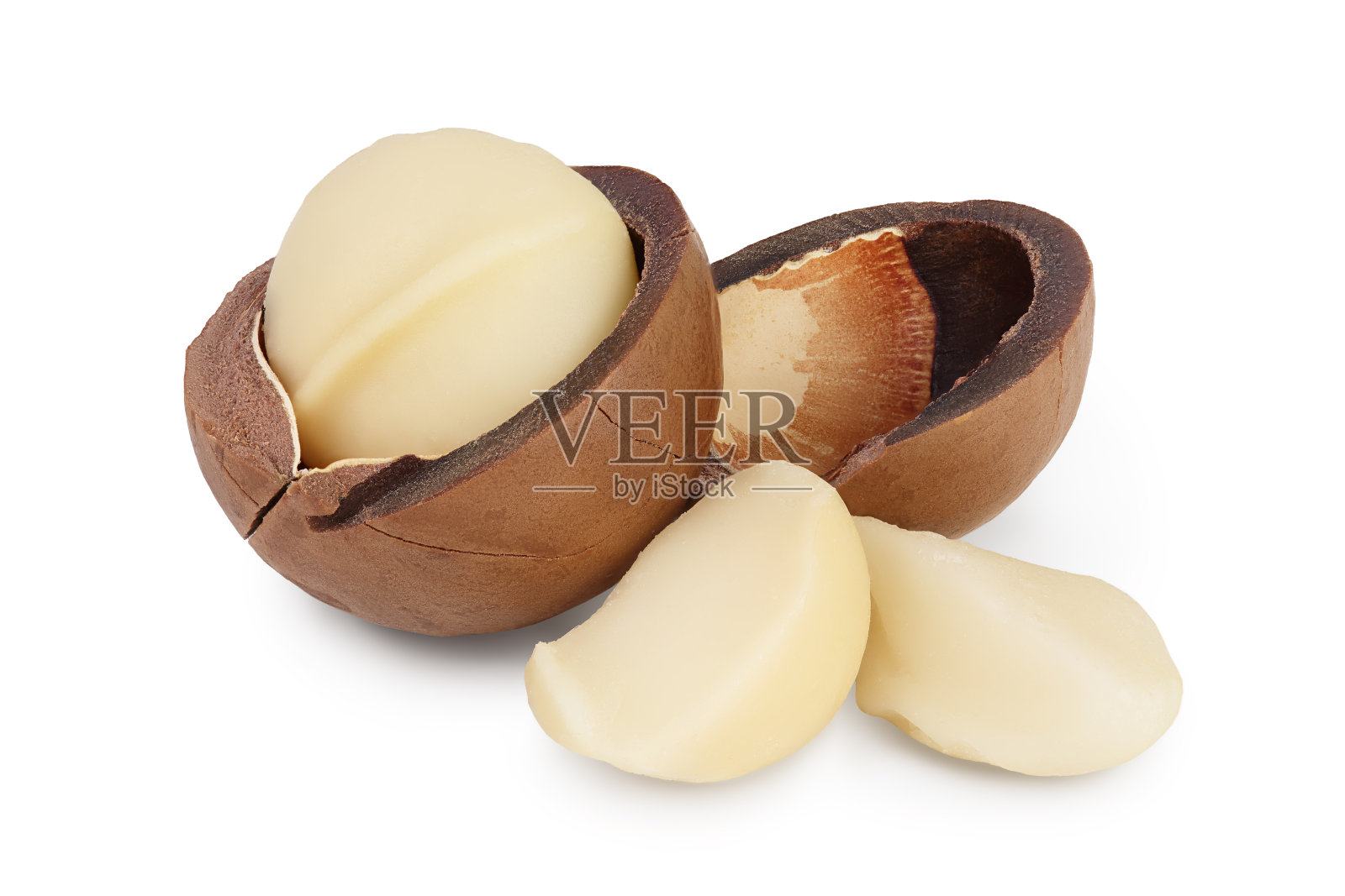 澳洲坚果孤立在白色背景与剪辑路径和全景深的领域照片摄影图片