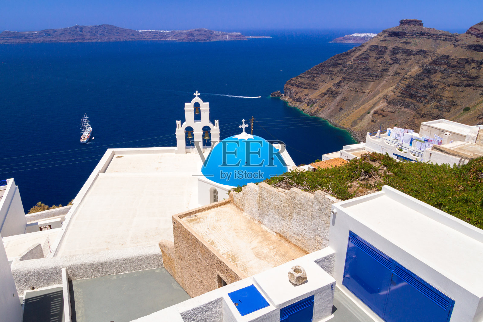 圣托里尼岛菲拉镇的白色建筑照片摄影图片