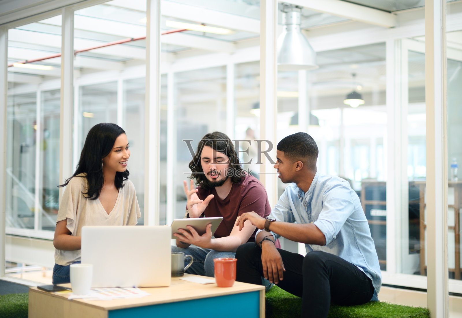 优秀的工作来自于团队的共同努力照片摄影图片