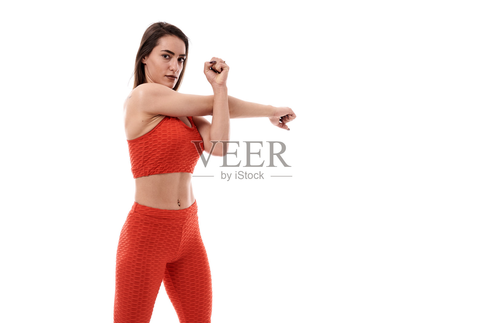 年轻女性健身模型上的白色照片摄影图片