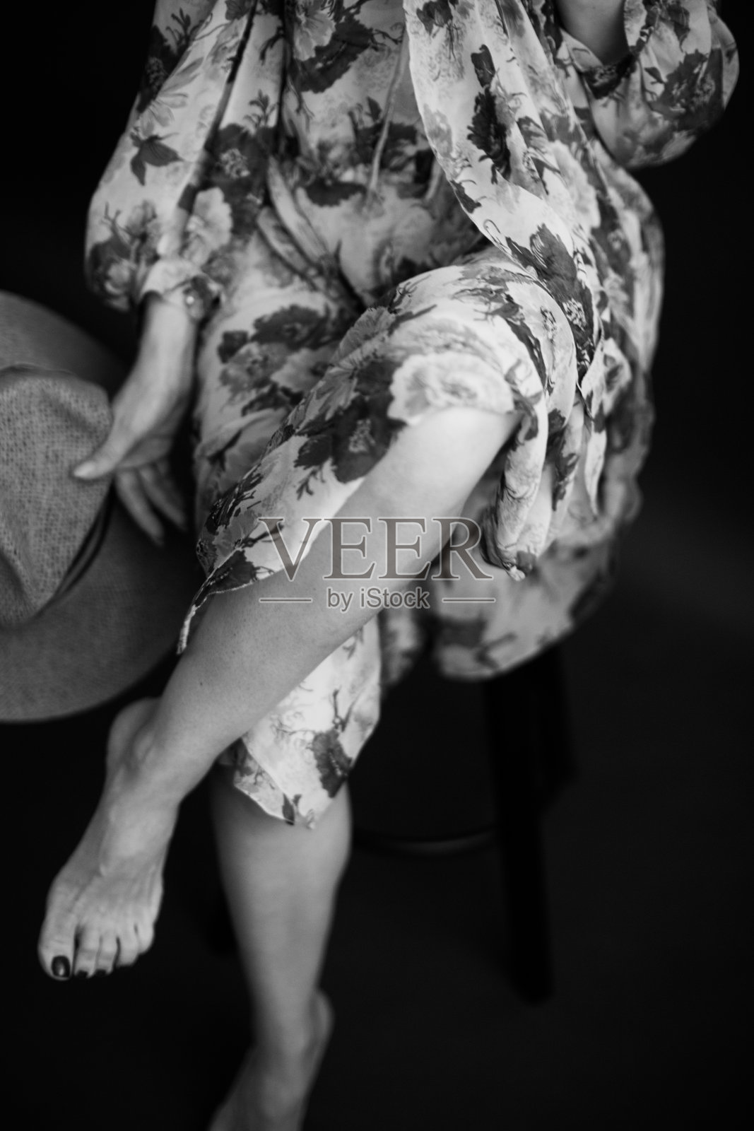 身体的细节黑白肖像美丽的女孩，时尚和艺术照片摄影图片
