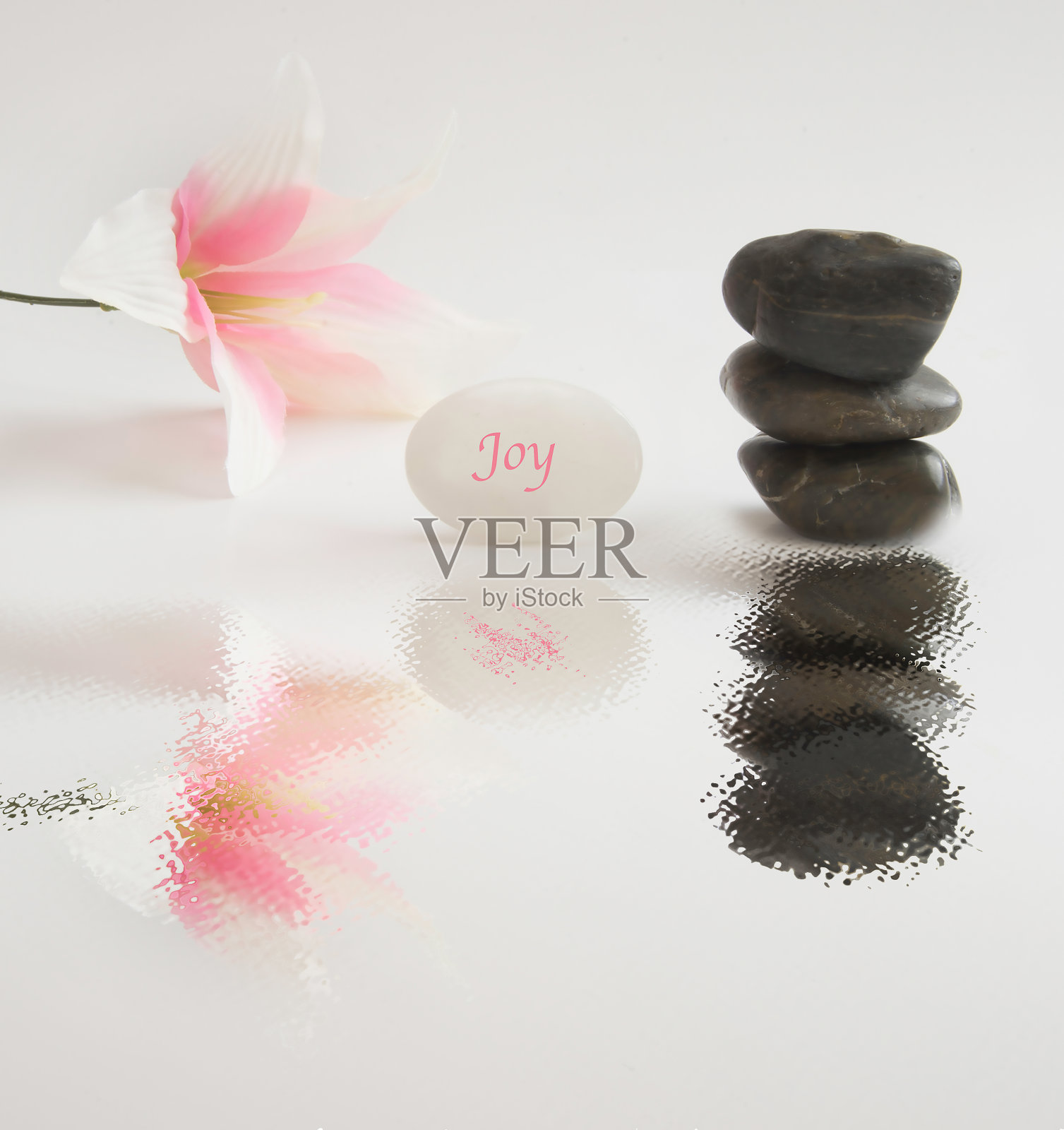 在精神环境中表现出来的快乐照片摄影图片