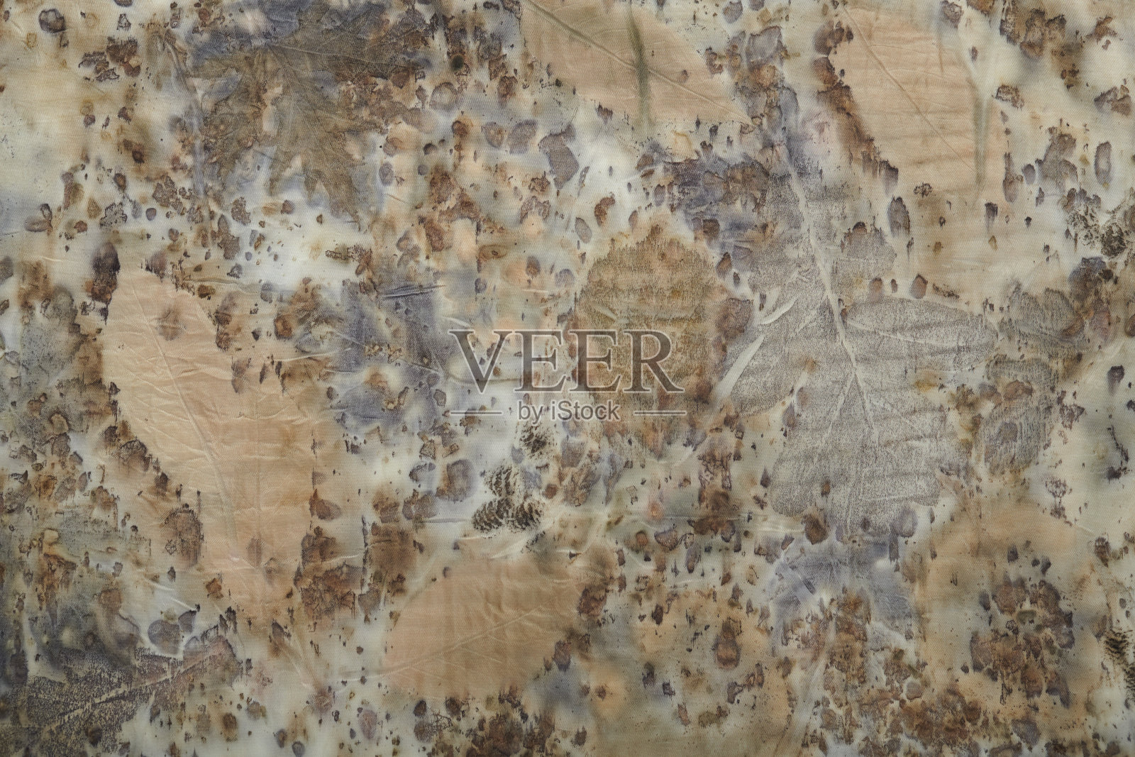 使用生态印花技术的手染织物碎片照片摄影图片