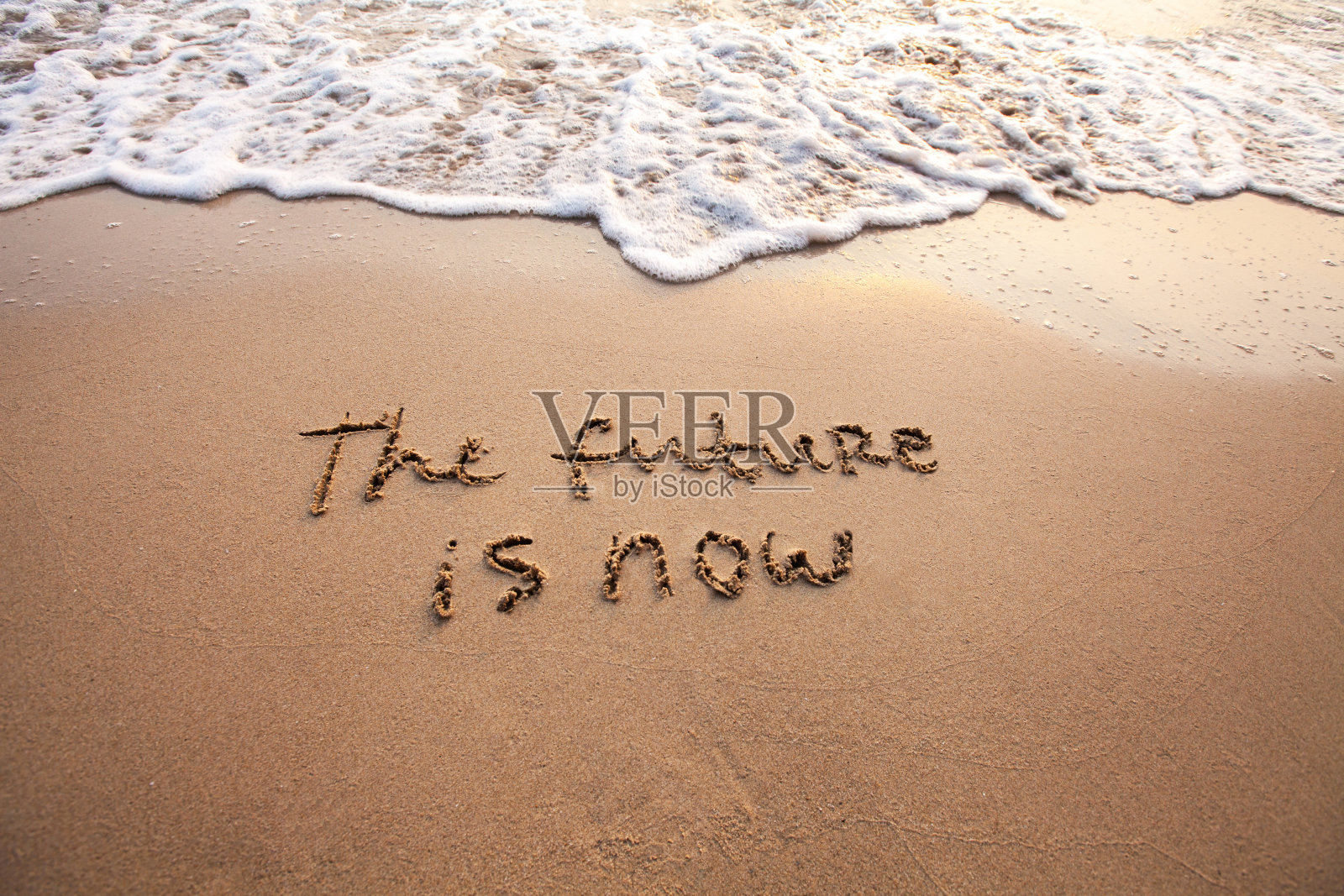 未来就是现在，创新的技术理念照片摄影图片