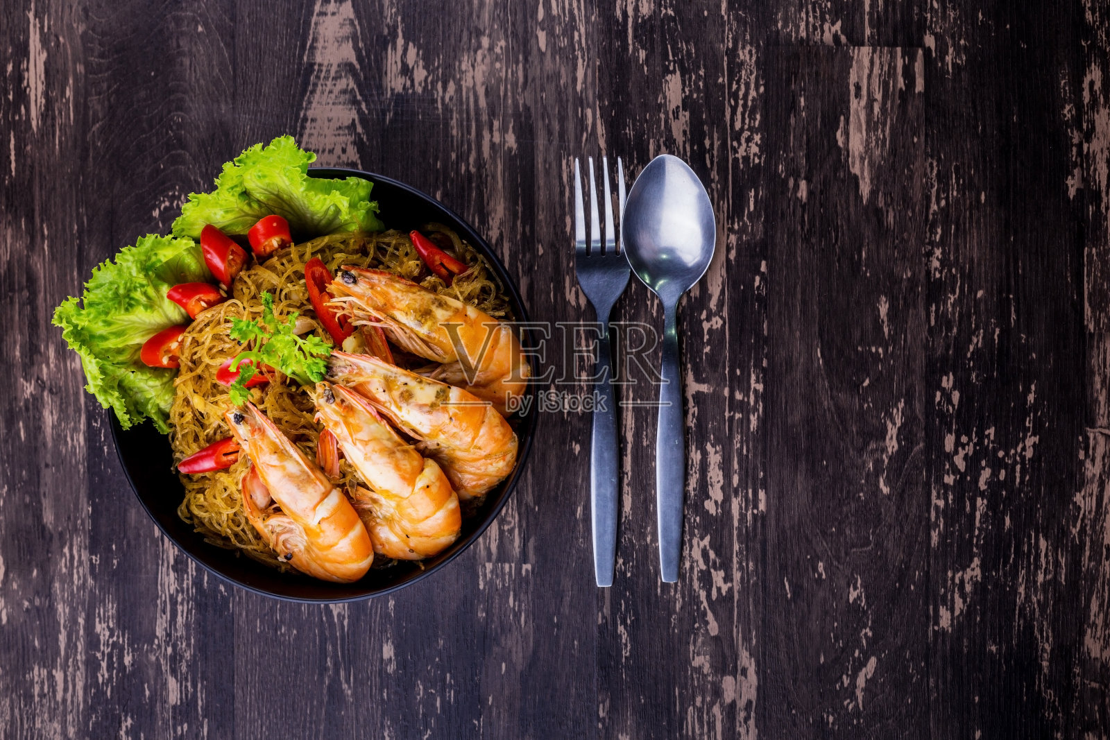 虾仁配面条照片摄影图片