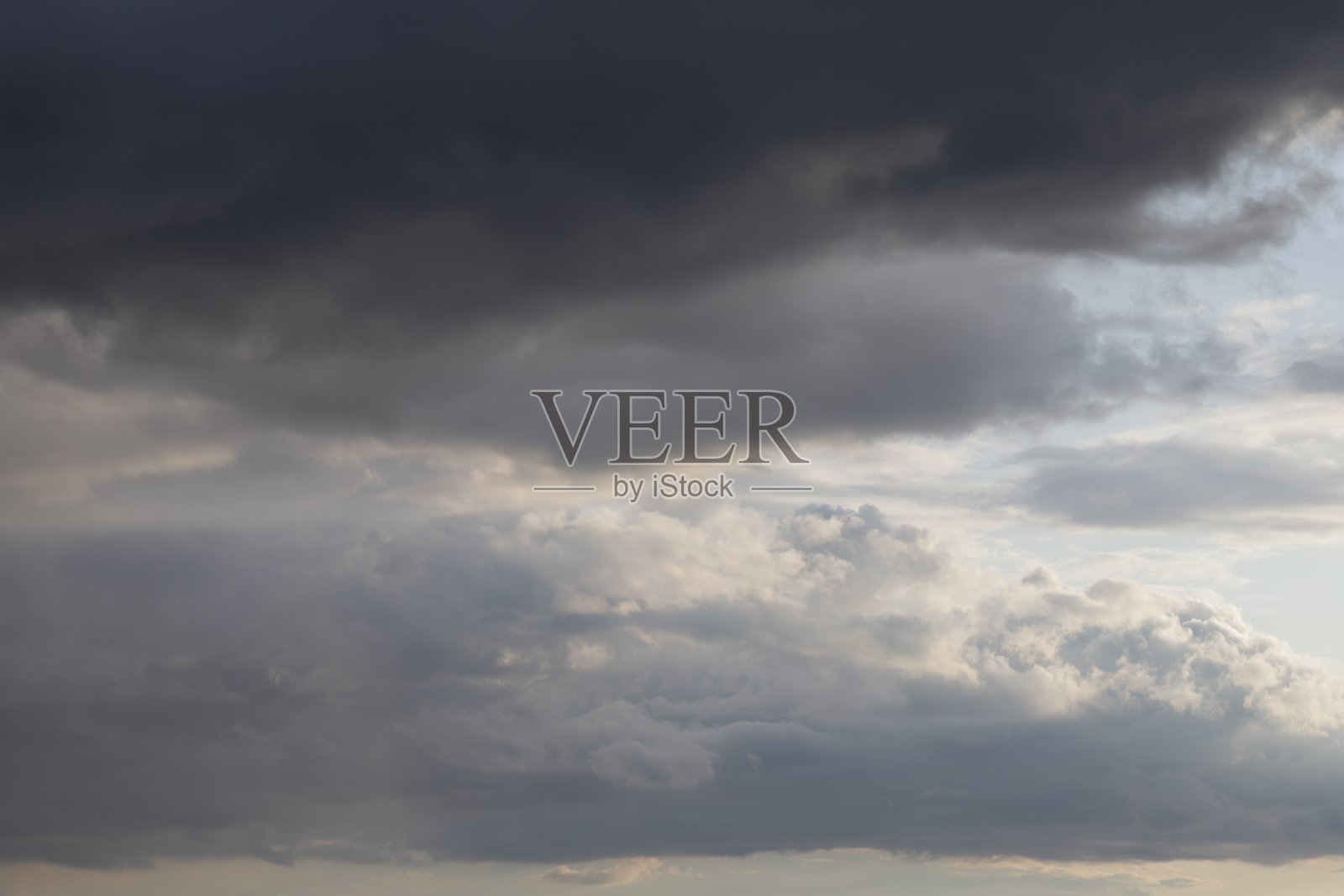 雨前的云。照片摄影图片