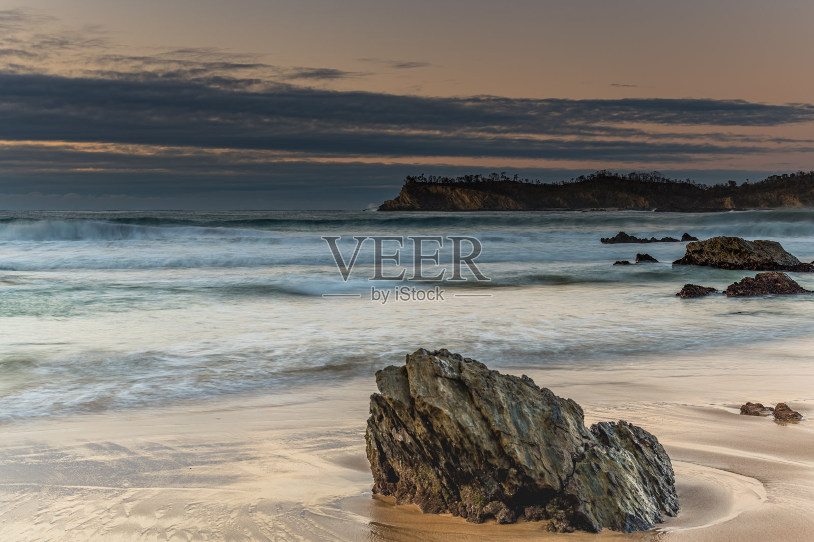 日出海景，低云岸照片摄影图片