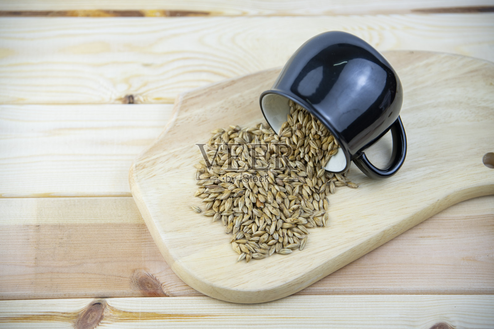 木板上有大麦照片摄影图片