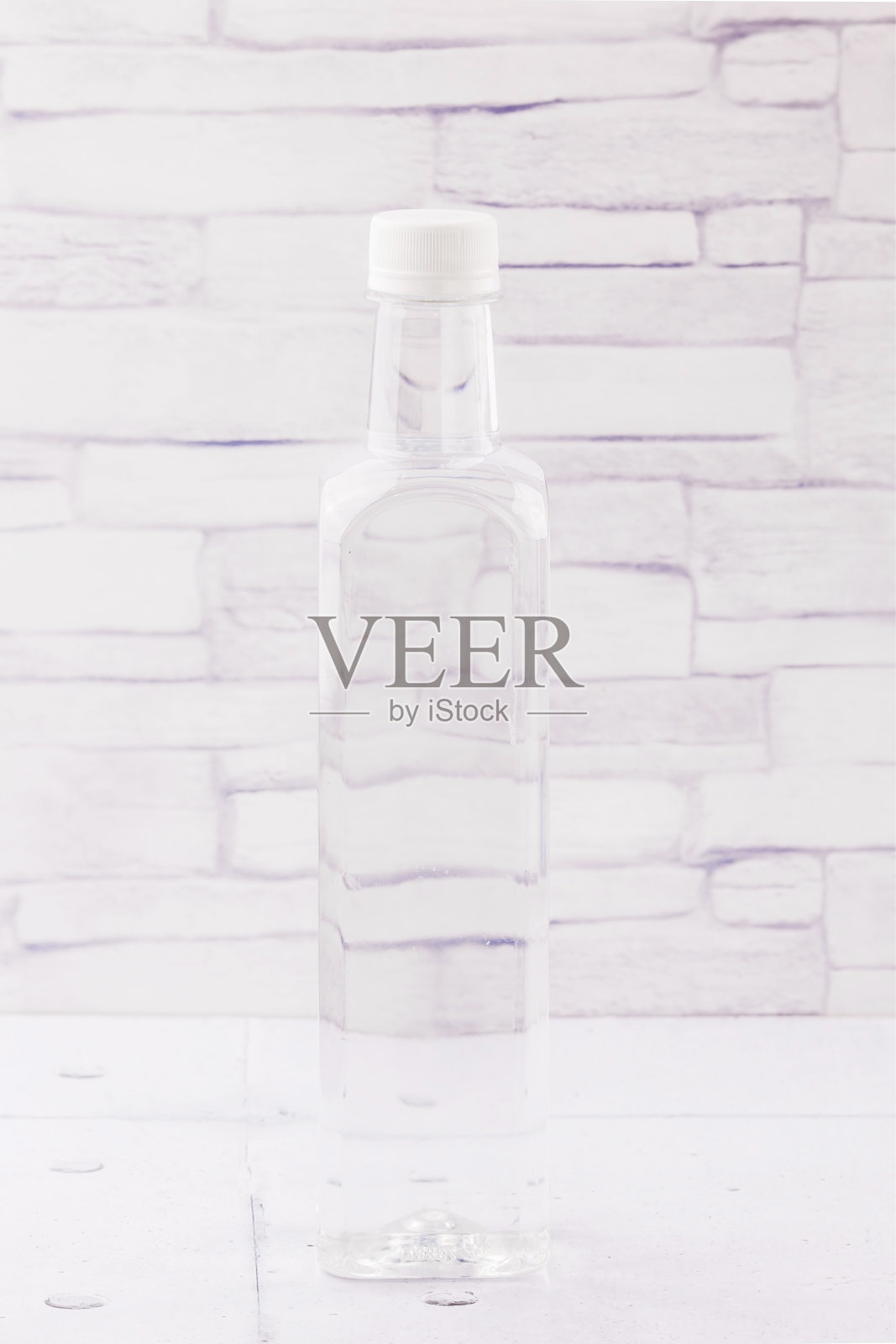 饮用水塑料瓶照片摄影图片