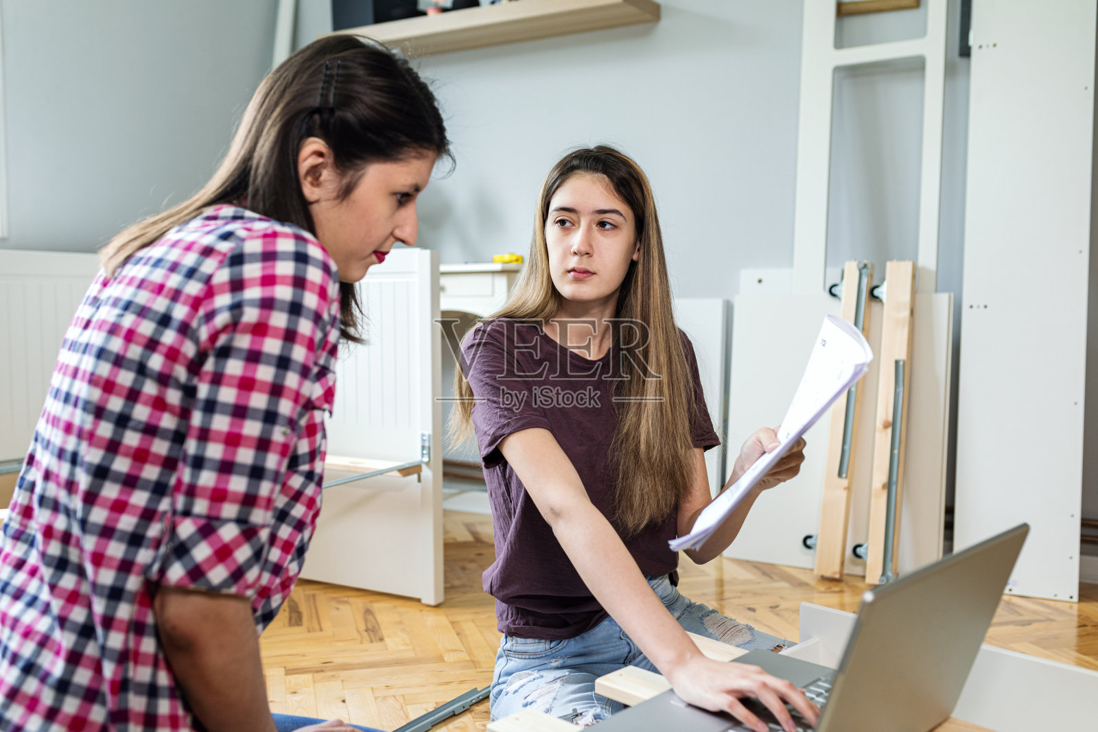 家具组装照片摄影图片
