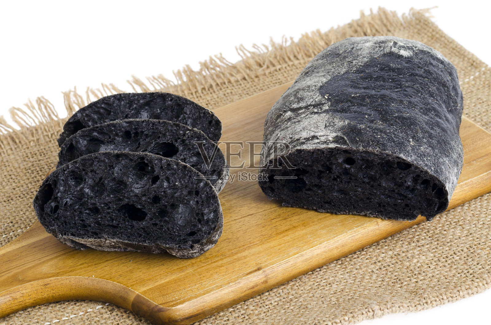 墨鱼汁黑面包。工作室的照片照片摄影图片