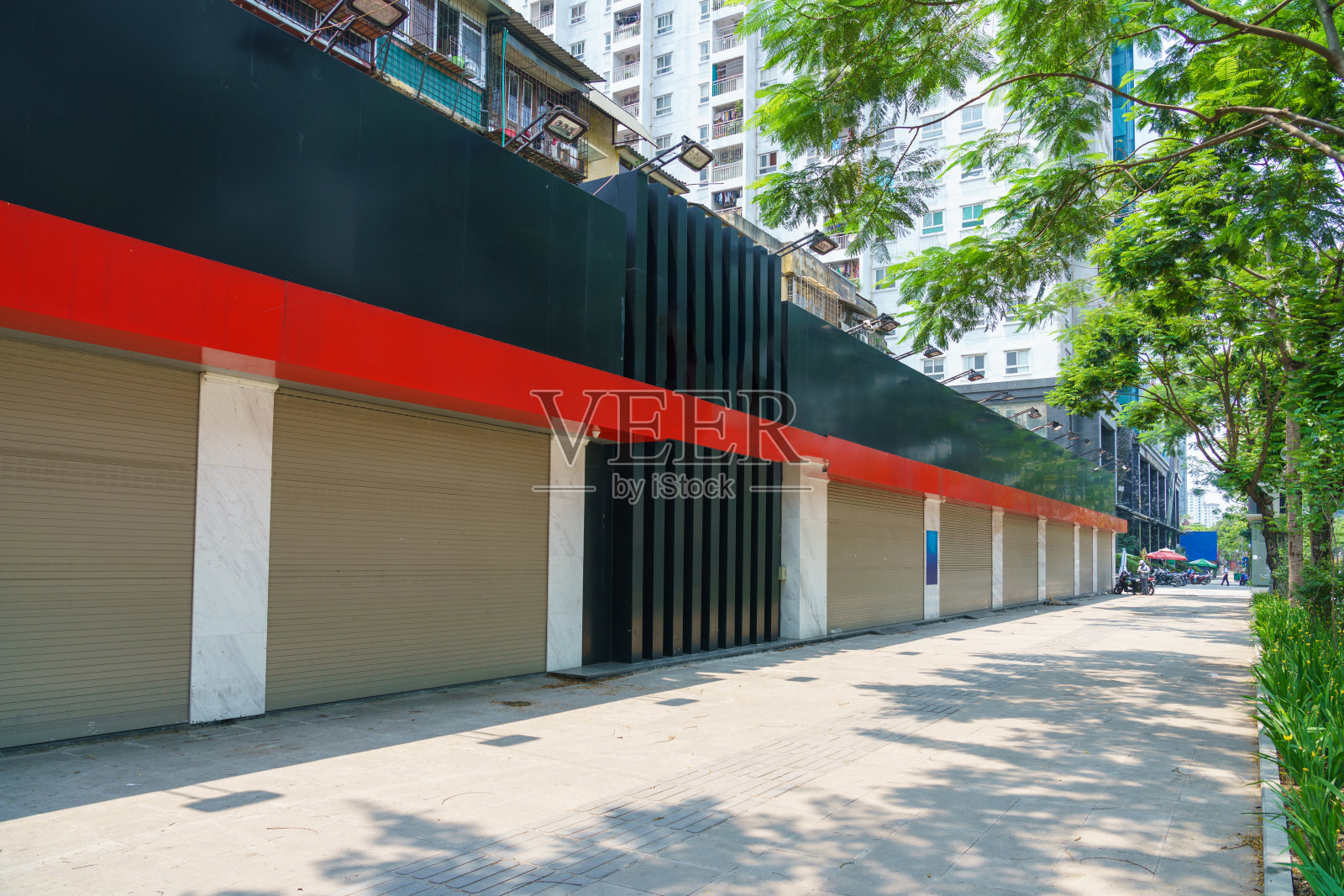 一家零售商店倒闭了，停业了照片摄影图片