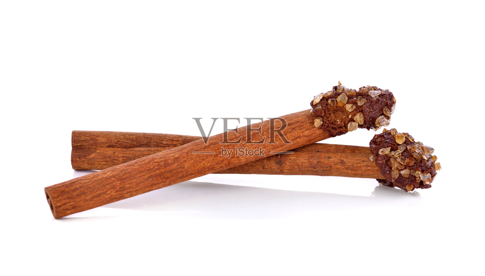 肉桂棒在白色背景照片摄影图片