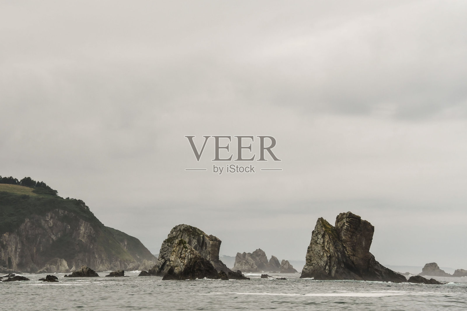 岩石和海洋，照片作为背景，在playa del silencio，安静的海滩，阿斯图里亚斯principado de asturias，西班牙欧洲照片摄影图片