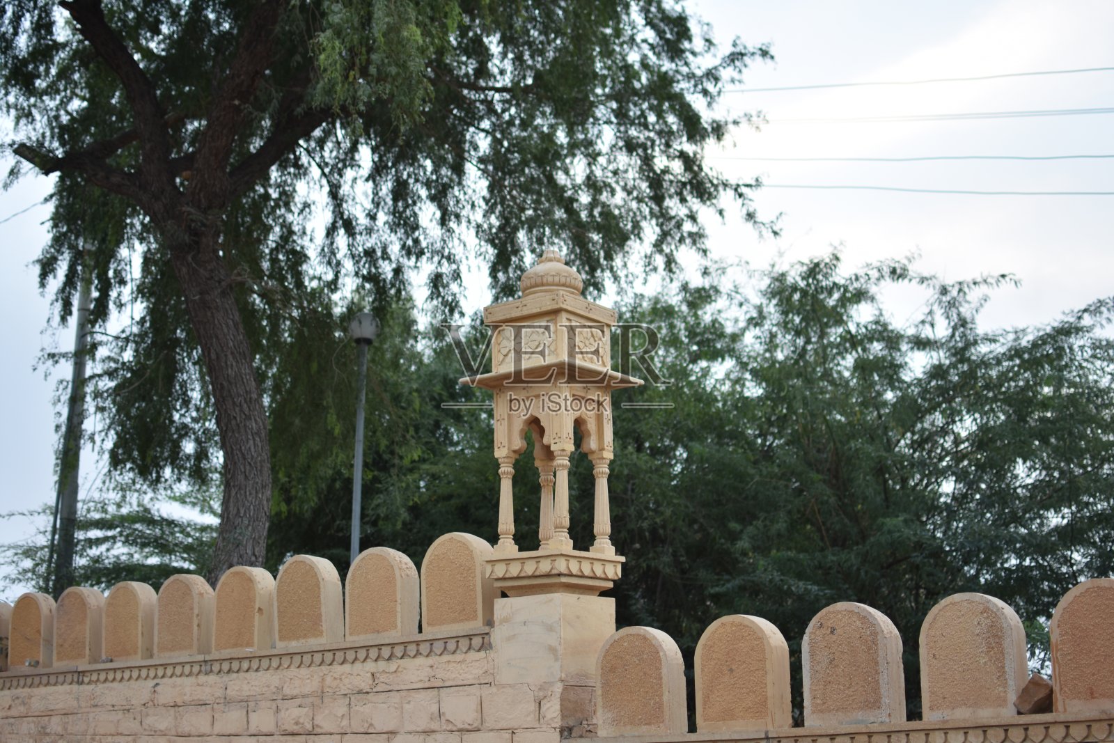 加迪萨尔湖周围的建筑照片摄影图片