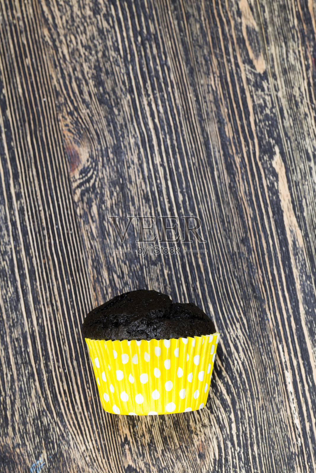 不寻常的黑色蛋糕照片摄影图片