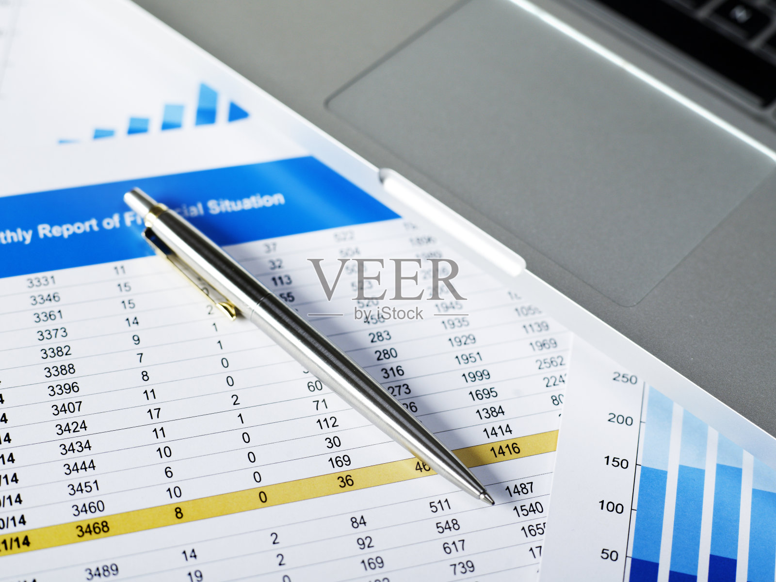 财务数据报告照片摄影图片