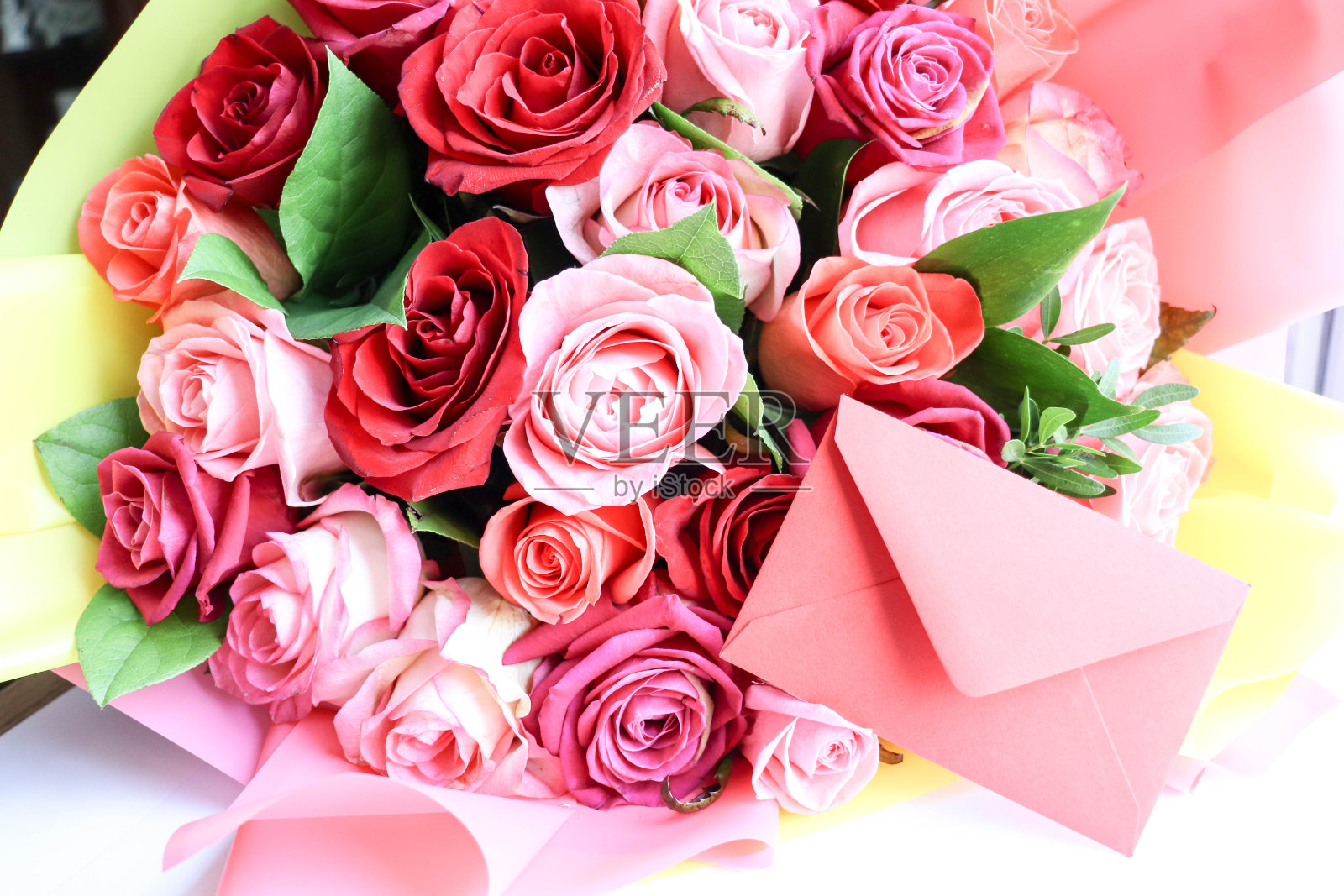 一束美丽的玫瑰花照片摄影图片