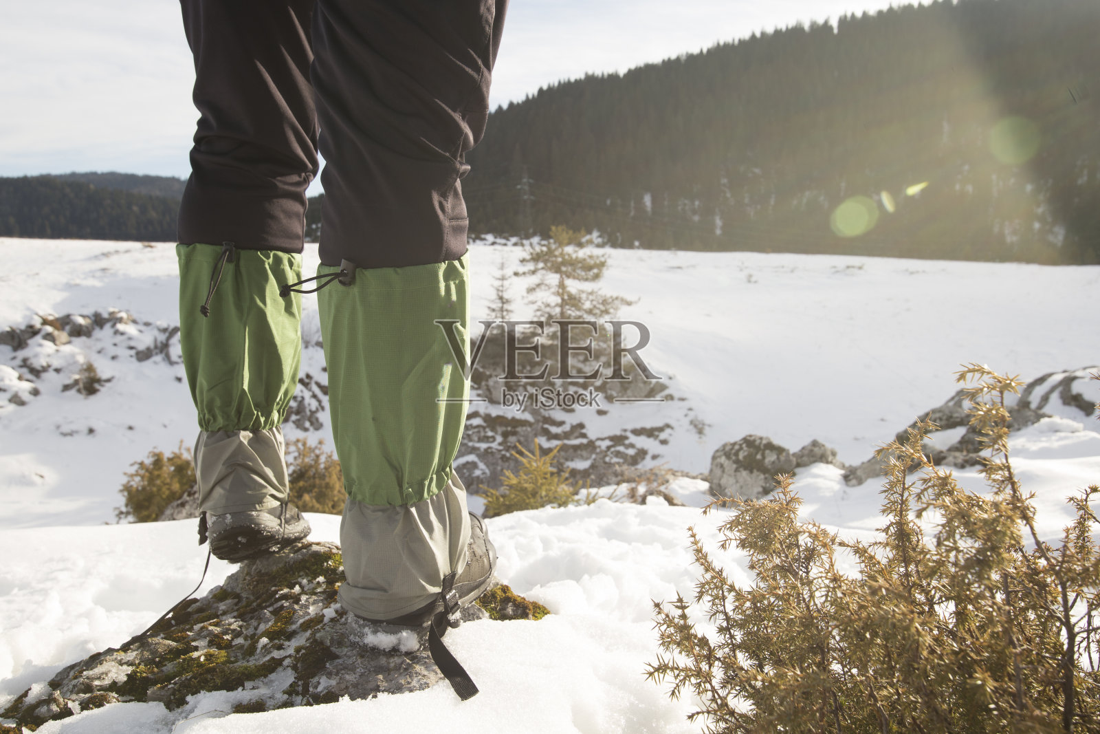 享受山间的田园诗照片摄影图片
