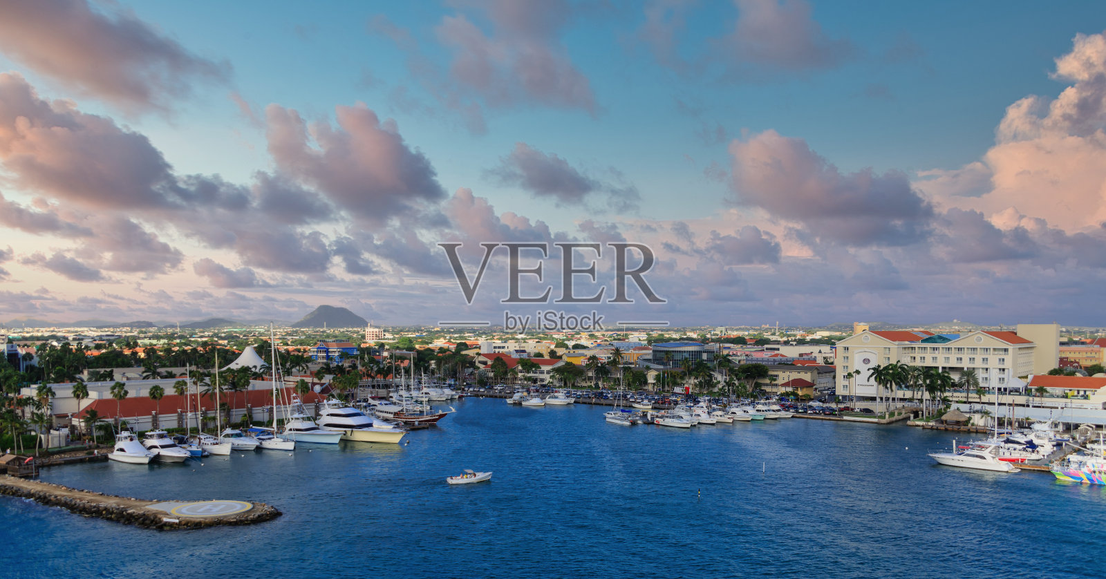 阿鲁巴岛的港口照片摄影图片