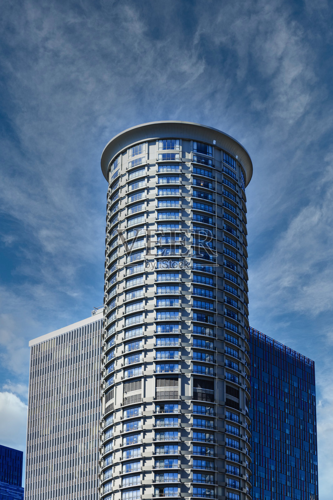 圆形公寓和方形办公室照片摄影图片