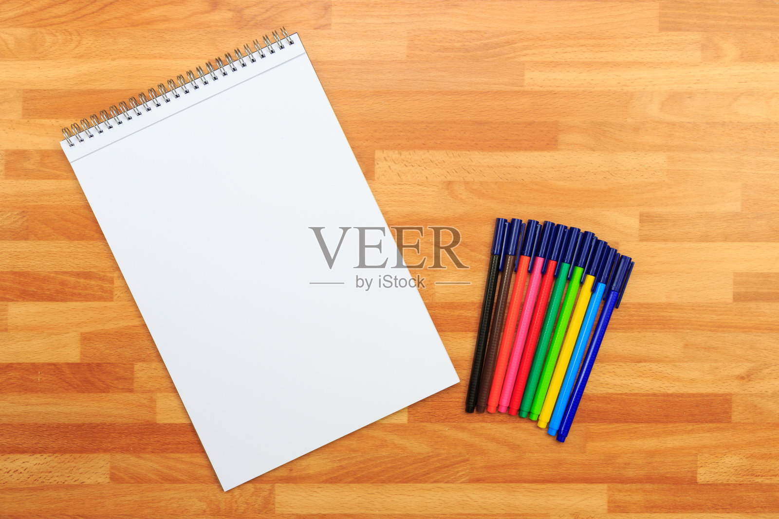 彩色毡尖笔照片摄影图片