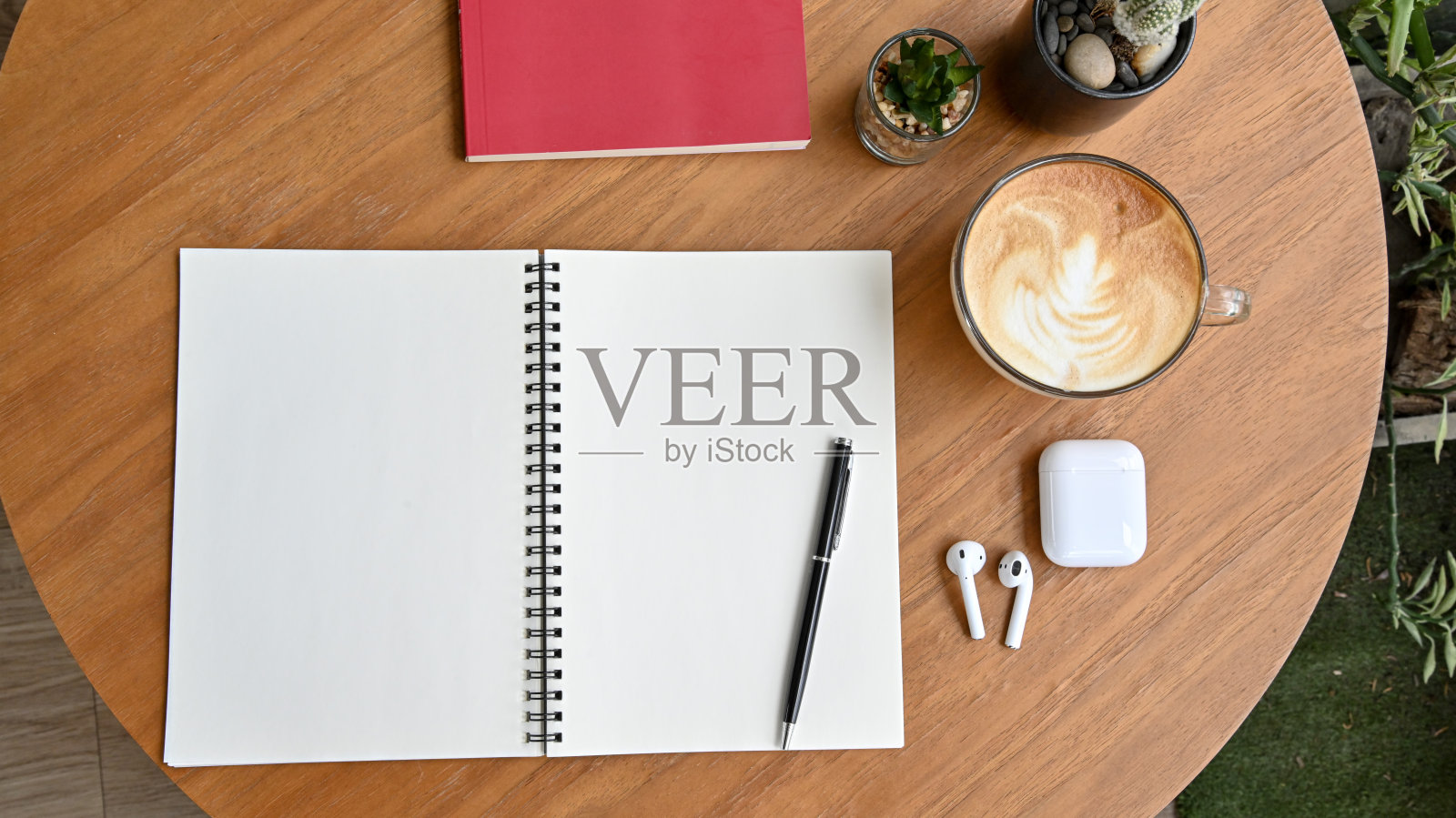 俯视图的空白笔记本照片摄影图片