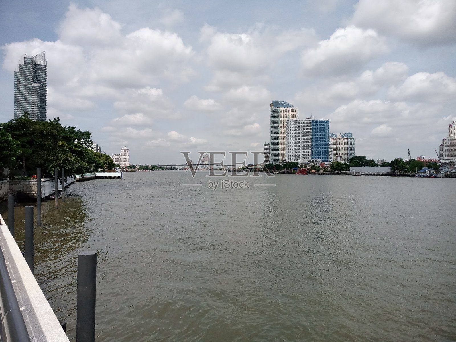 在Chaopraya照片摄影图片