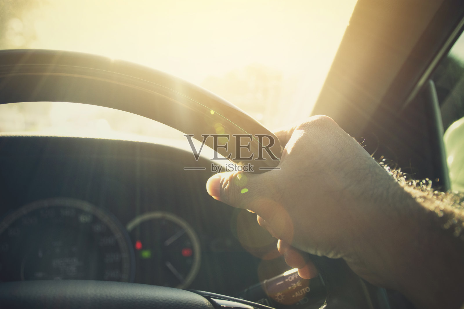 人驾驶汽车照片摄影图片