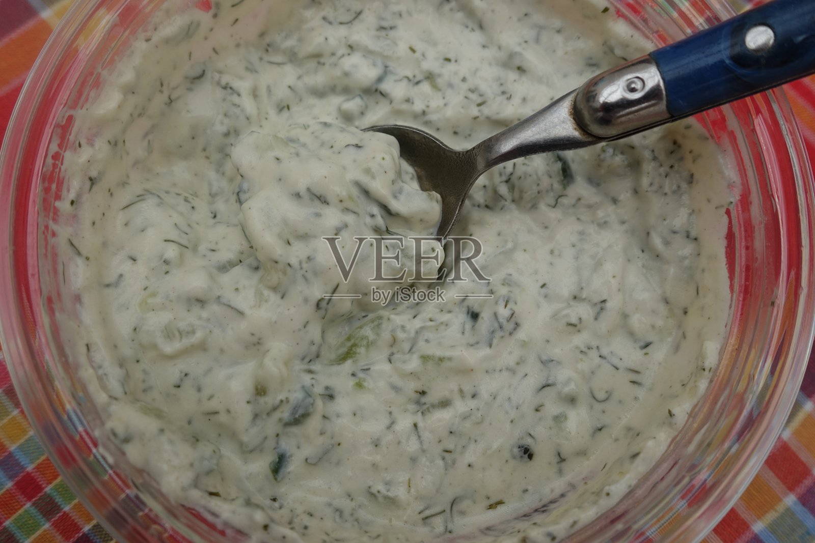 Tzatzíki配黄瓜自助餐开胃菜照片摄影图片