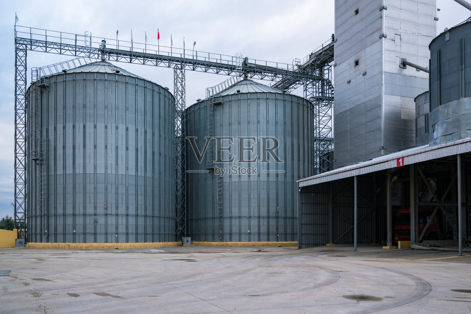 现代的小麦筒仓照片摄影图片