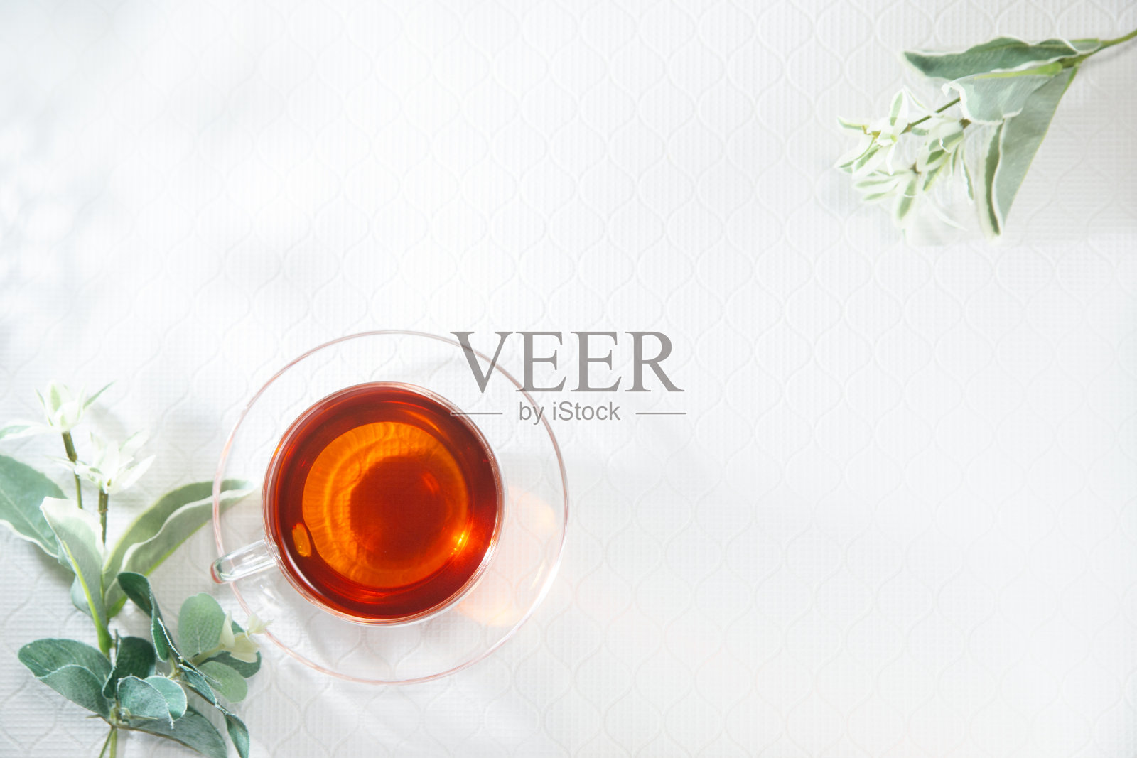 不含咖啡因和脱咖啡因的红茶。照片摄影图片