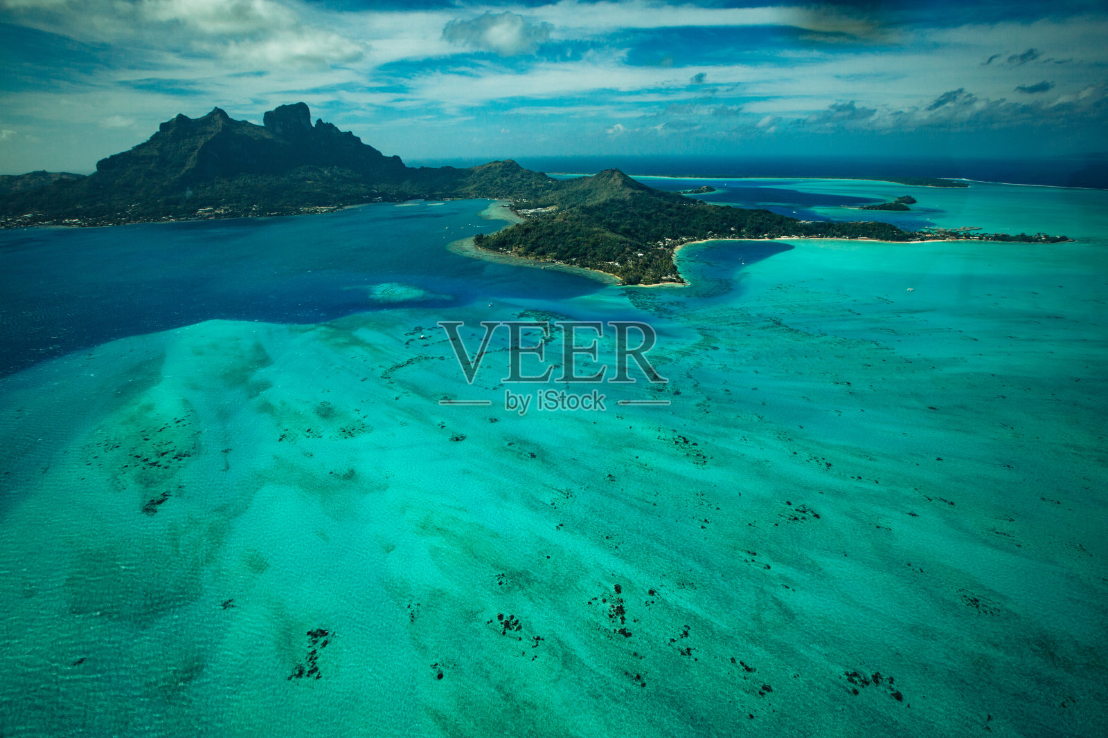 鸟瞰图的岛屿度假胜地和热带岛屿照片摄影图片