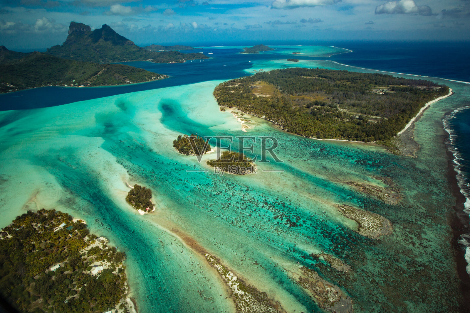 鸟瞰图的岛屿度假胜地和热带岛屿照片摄影图片