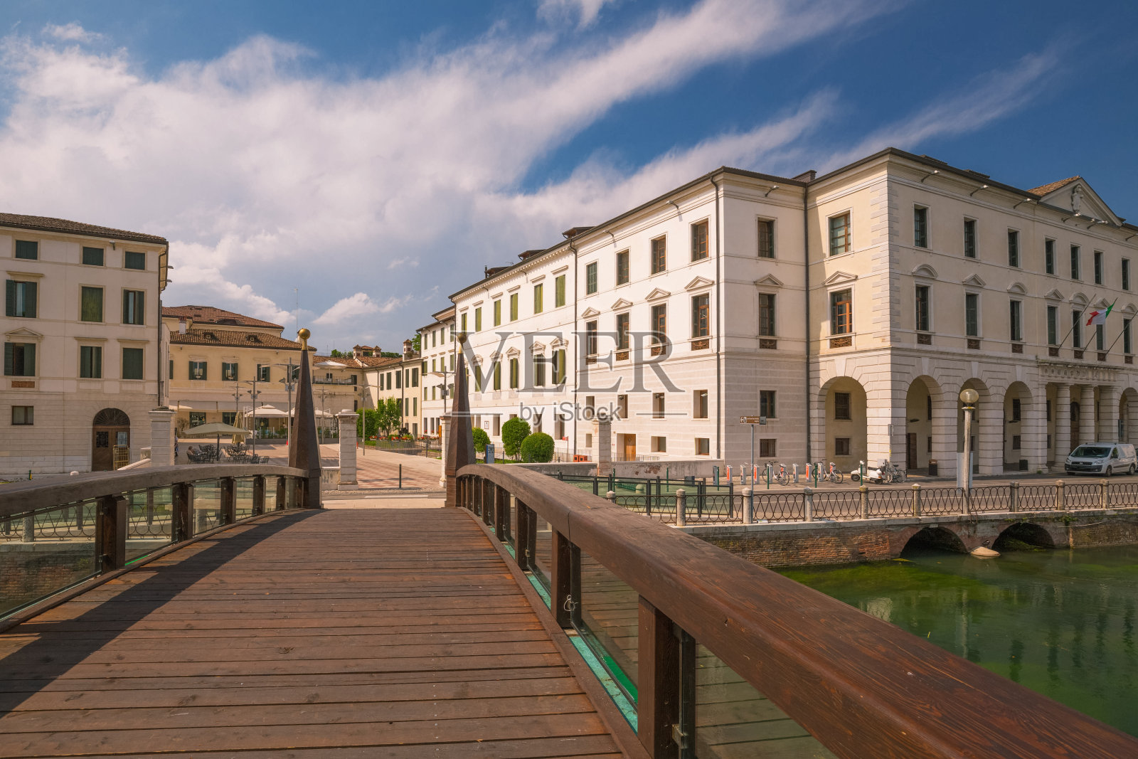 意大利的特雷维索，历史建筑，河景照片摄影图片