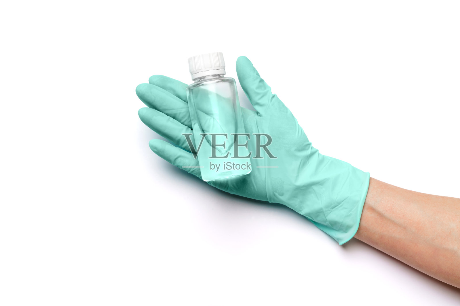 女性手在乳胶橡胶手套和手部消毒液喷雾隔离在白色背景与裁剪路径照片摄影图片