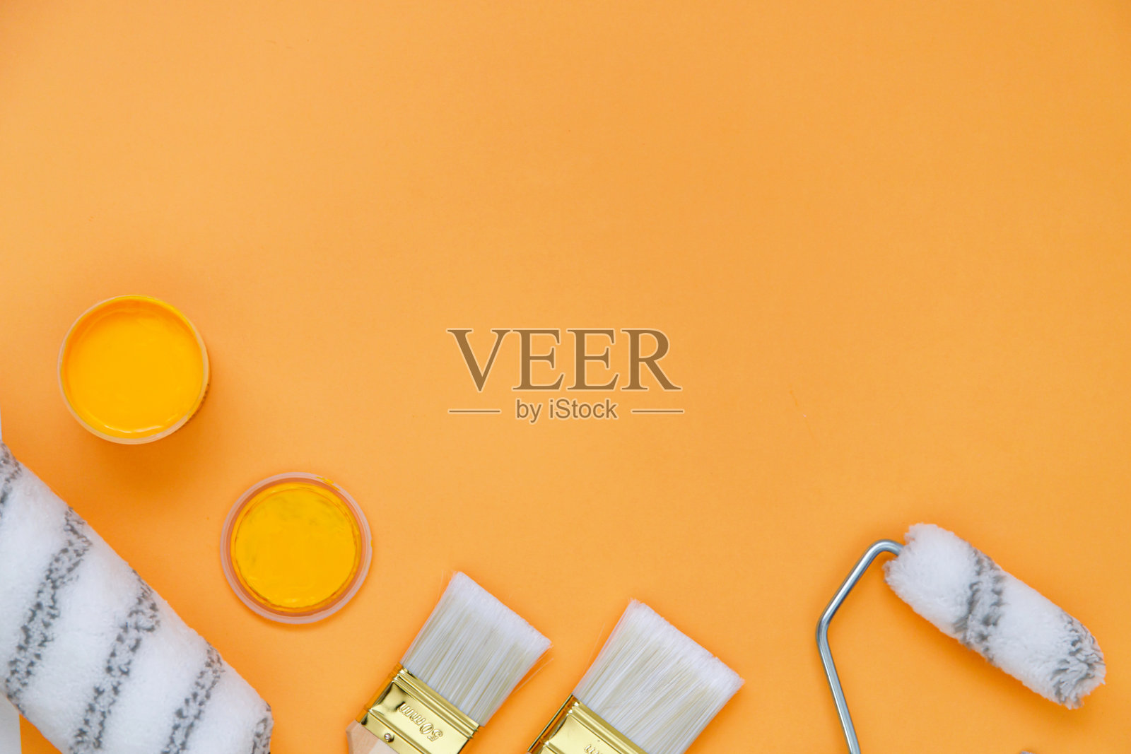 改造的概念。文本。一套工具和油漆，用于在平面上进行修理照片摄影图片