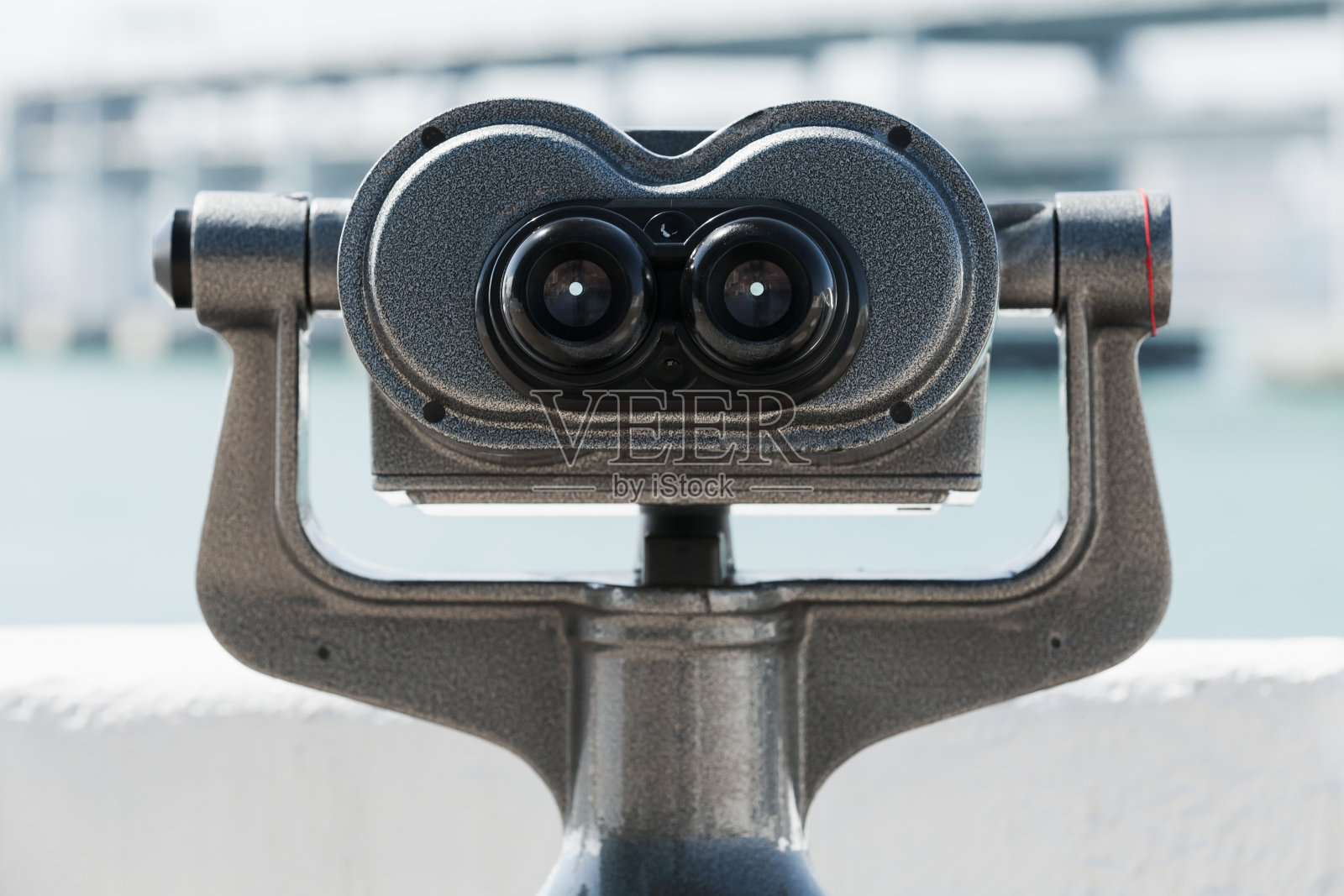 旅游双筒望远镜，正面视图照片摄影图片