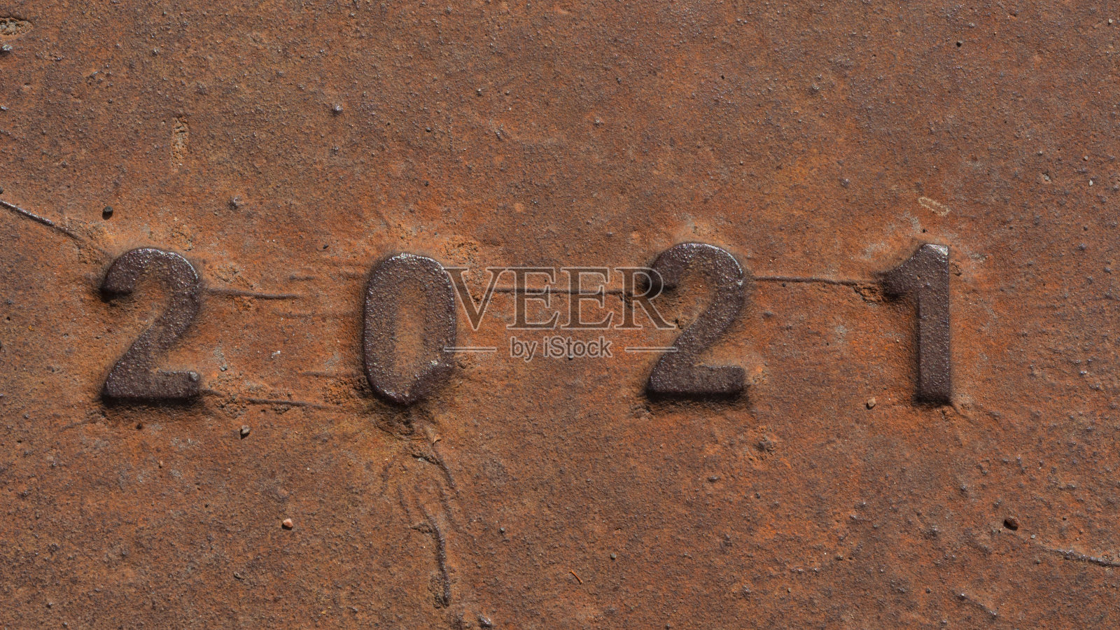 2021年数字在古老生锈的金属表面。2021年新年快乐概念照片。照片摄影图片