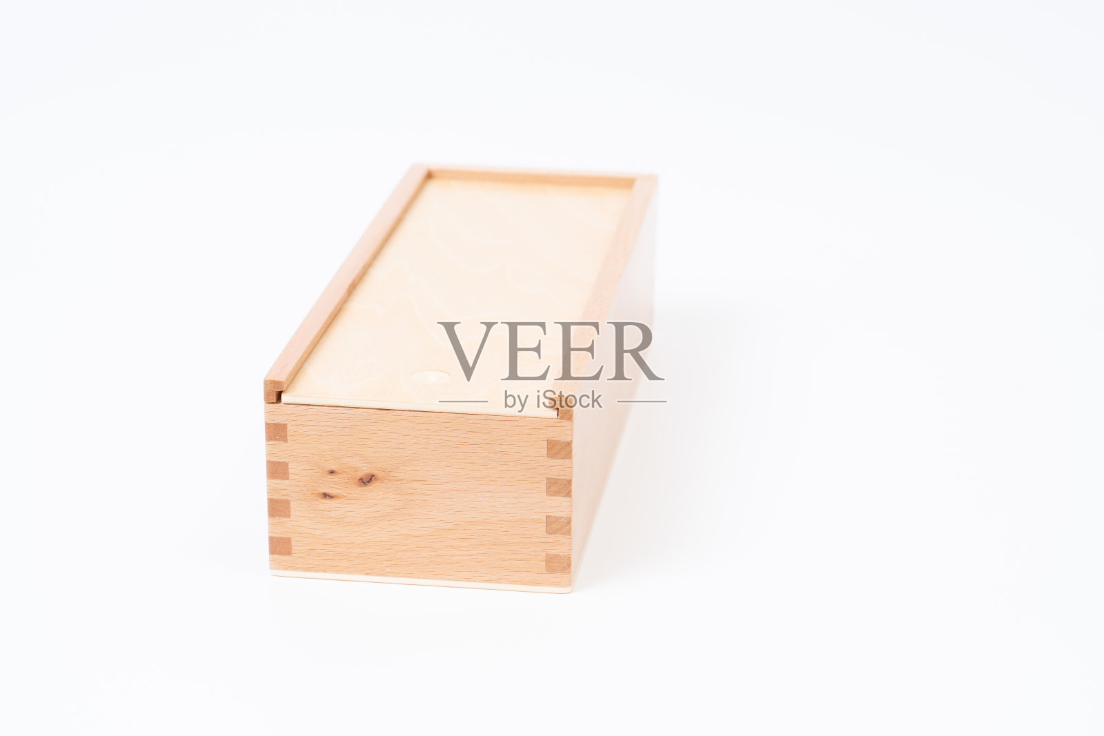 白色背景上的木箱照片摄影图片